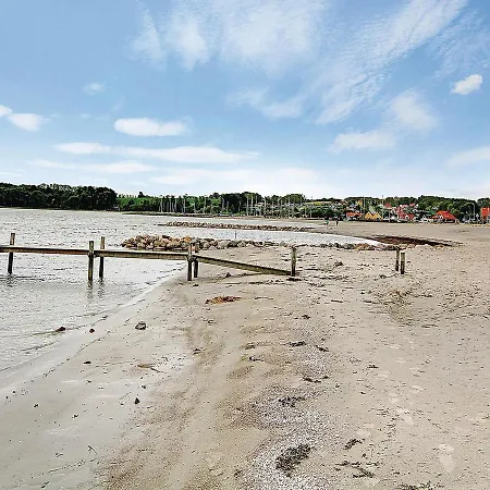 Three-bedroom Holiday In * Hejls