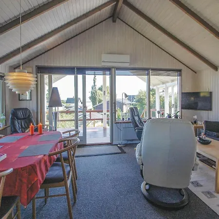 Three-bedroom Holiday In Hejls